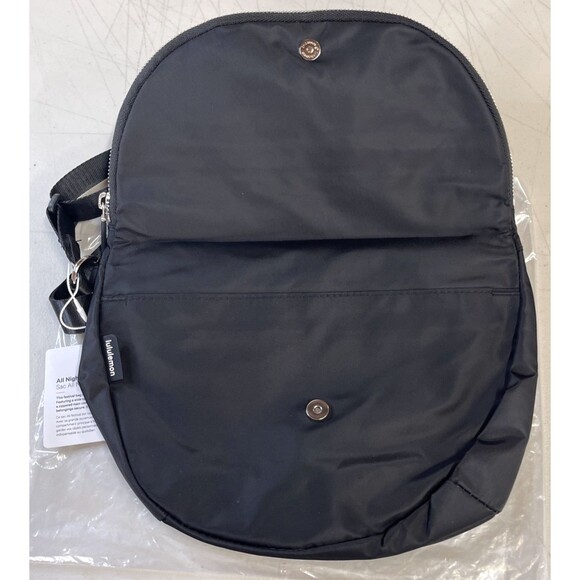 Lululemon All Night Festival Bag 5L Black Silver Zipper Crossbody NWT - Picture 4 of 6
